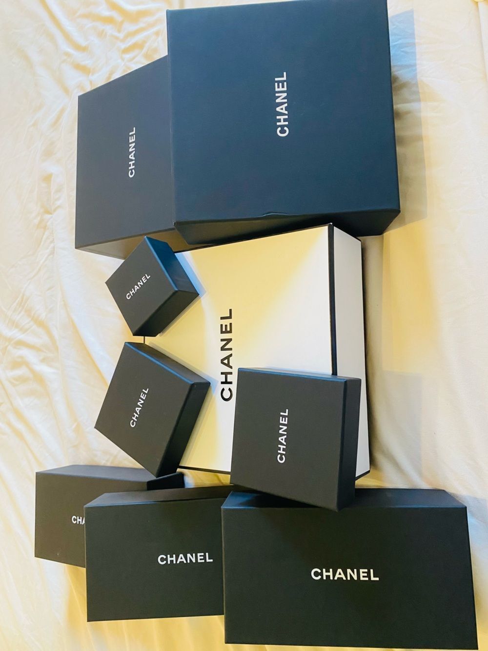 🛍️Chanel Authentic Branded Boxes & Camellias. See listing for pricing. - Picture 15 of 15